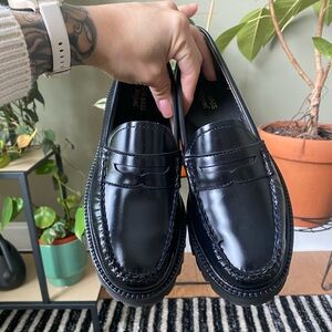 Like new GH BASS Whitney Loafer Lug Sole - Size 7.5M (women’s)